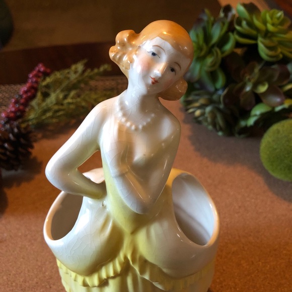 Mid Century Lady Vase Planter - Picture 2 of 8